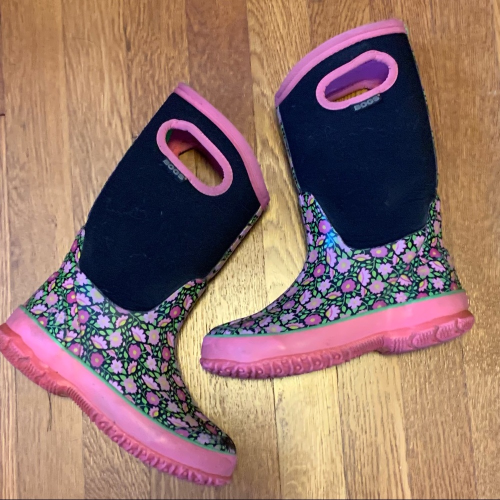 Bogs size 2